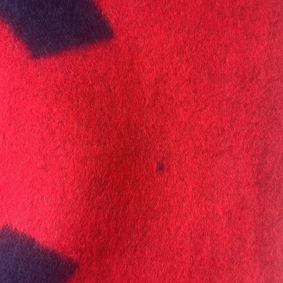 Chanel Cashmere scarf from Scotland - Picture 7 of 7